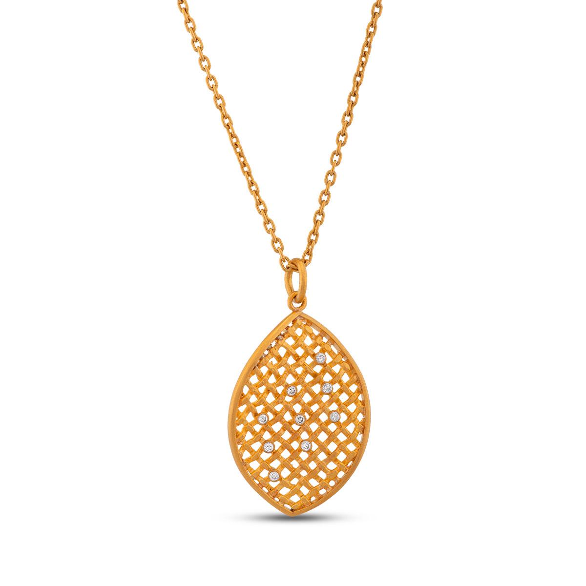 Lattice Twist Pendant