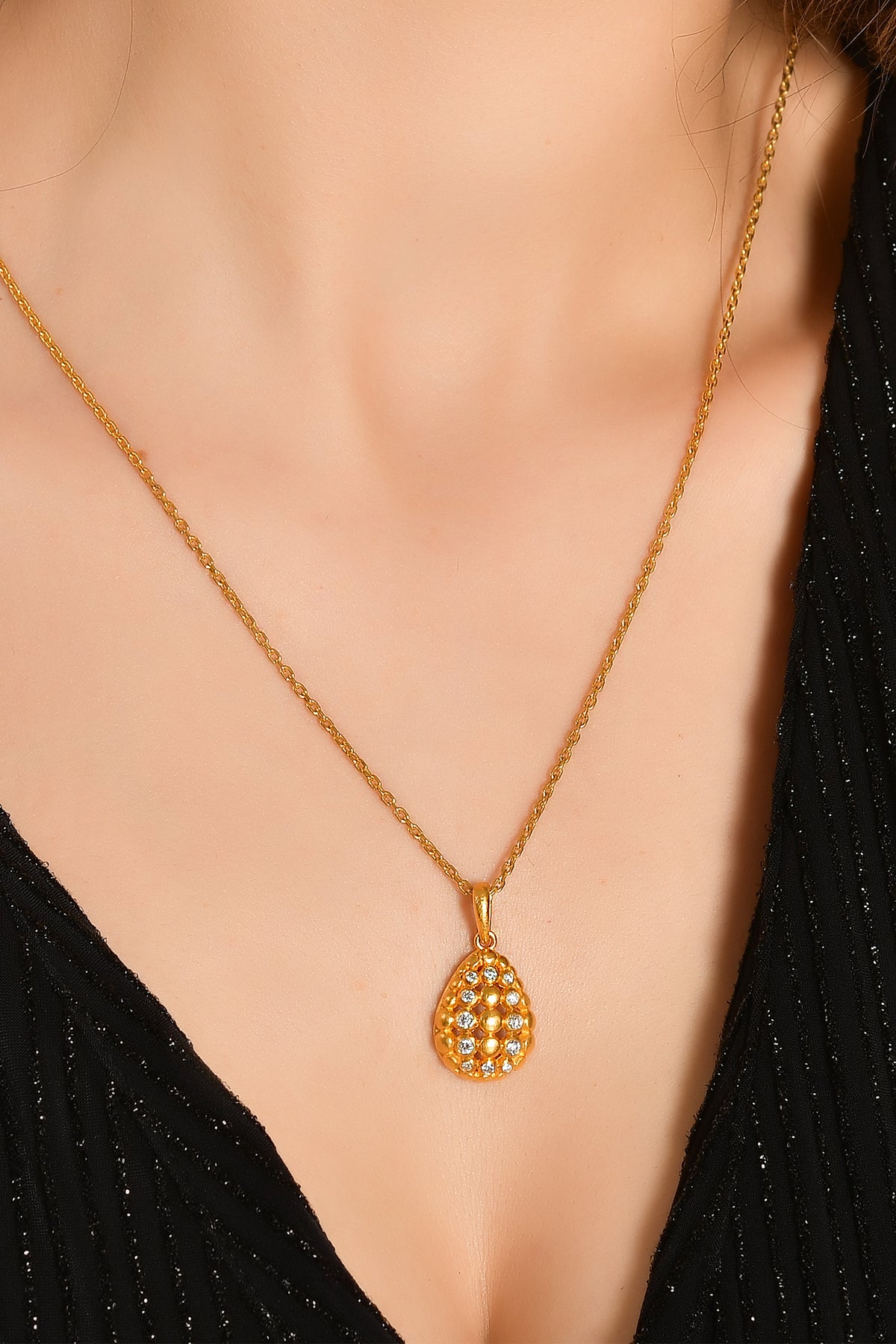 Dotted Lattice Drop Pendant