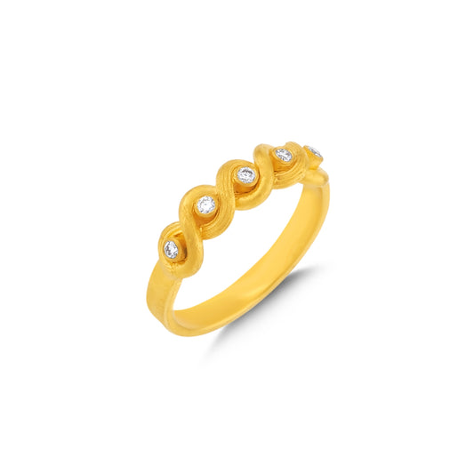 5 Diamond Infinity Twist Ring