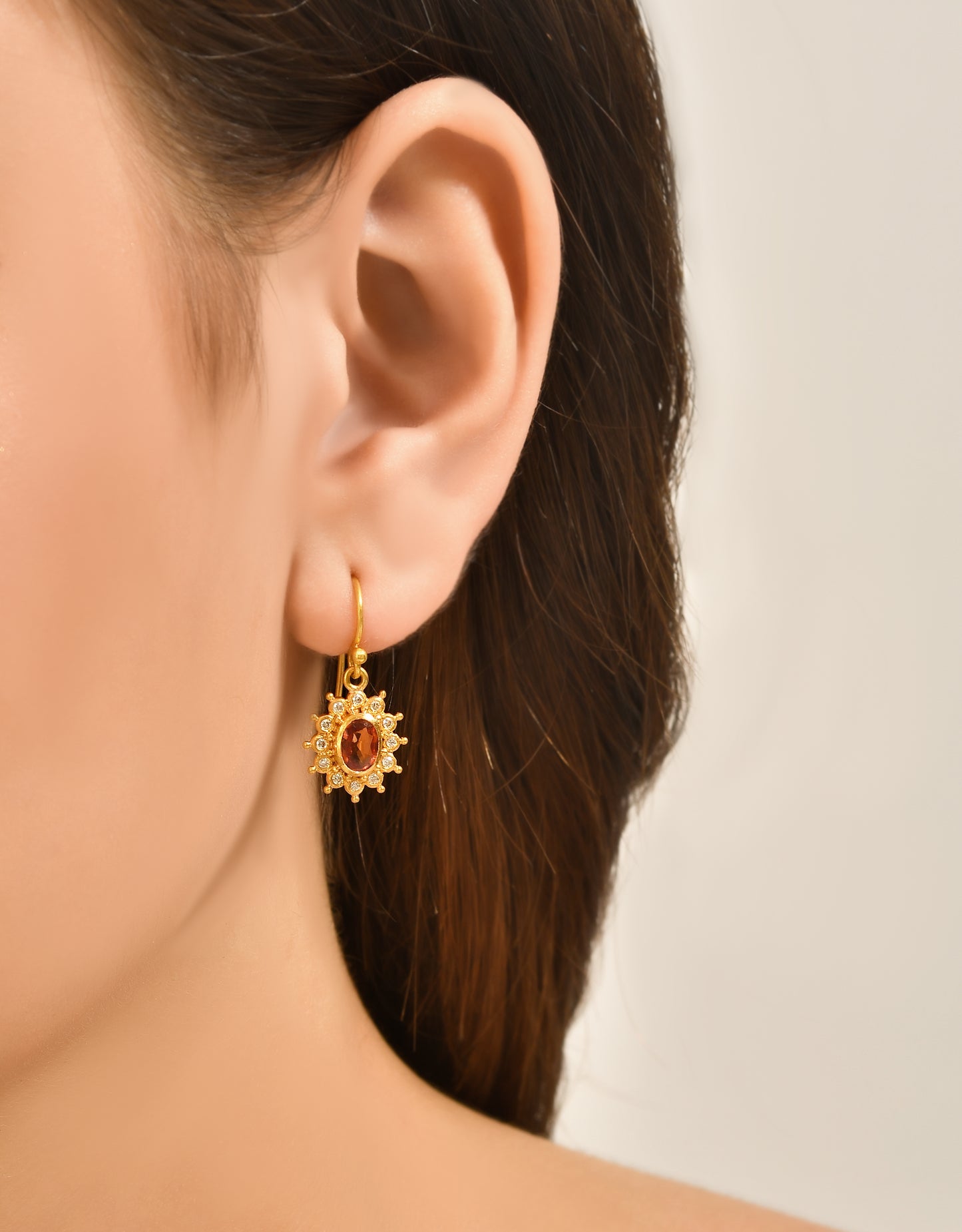 Daisy Model Earring