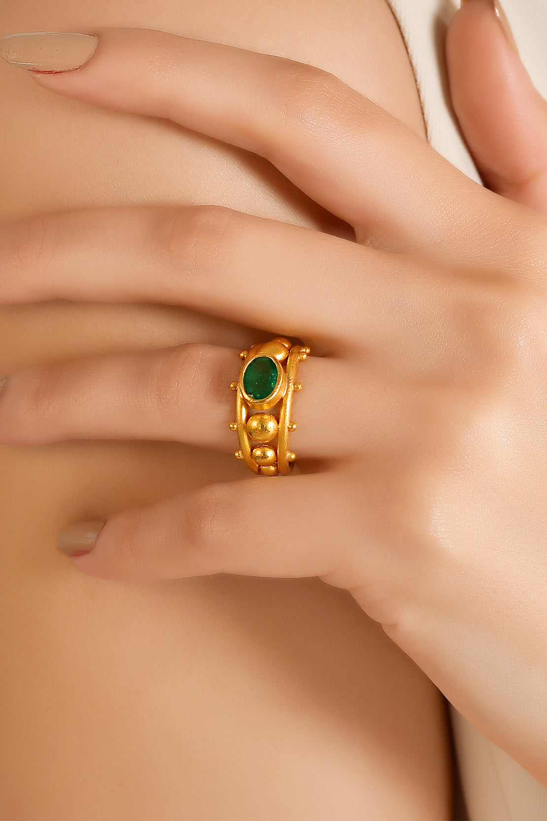 Vaulted Ring with Oval Emerald